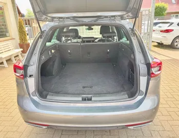 Car image 29