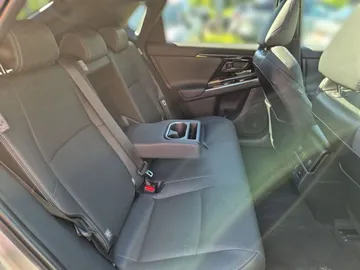Car image 25
