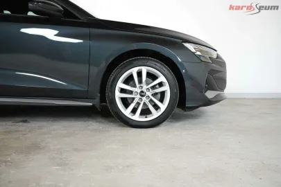 Car image 35