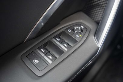 Car image 36