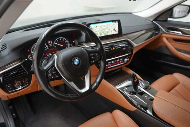 BMW 540i Touring xDrive 250 kW image number 17