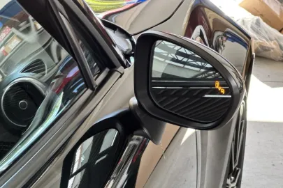 Car image 35
