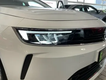 Car image 27