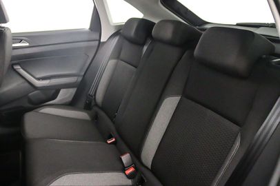 Car image 36