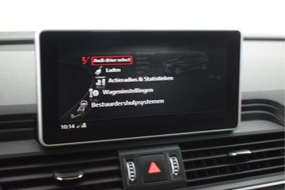 Car image 26