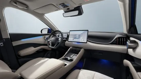 Car image 5