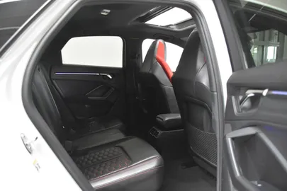 Car image 29
