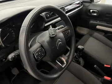 Car image 36