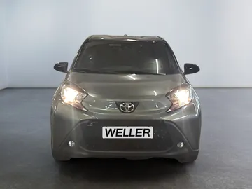 Car image 3