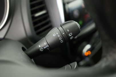 Car image 32