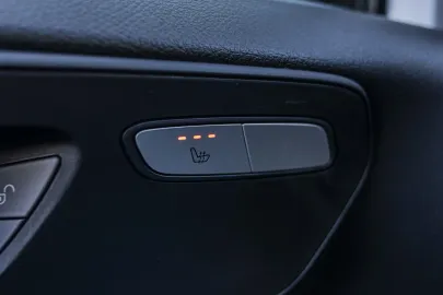 Car image 37