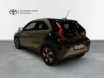 Car image 4