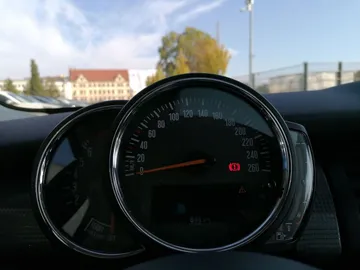 Car image 27