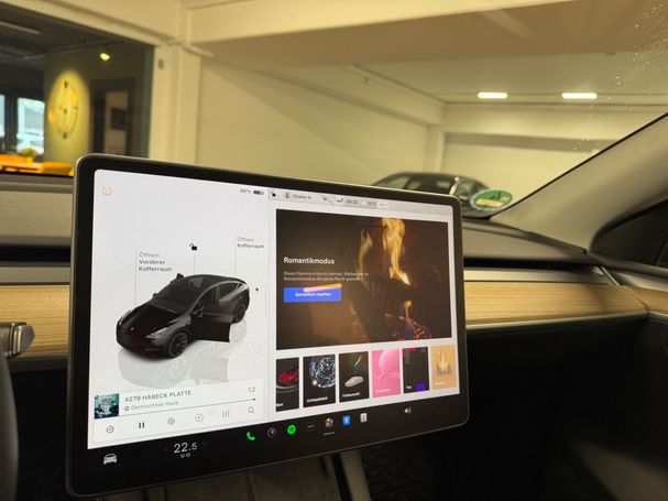 Tesla Model Y 220 kW image number 12