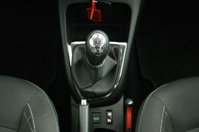 Car image 33