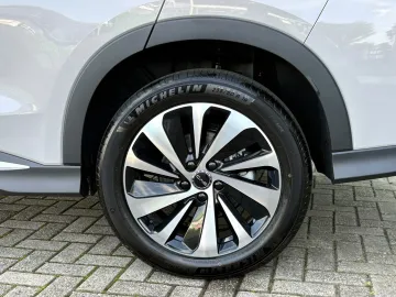 Car image 50