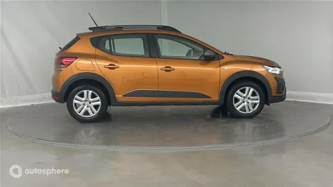 Car image 3