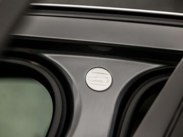 Car image 38