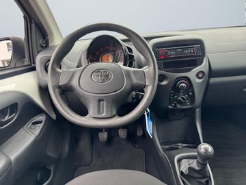 Car image 13