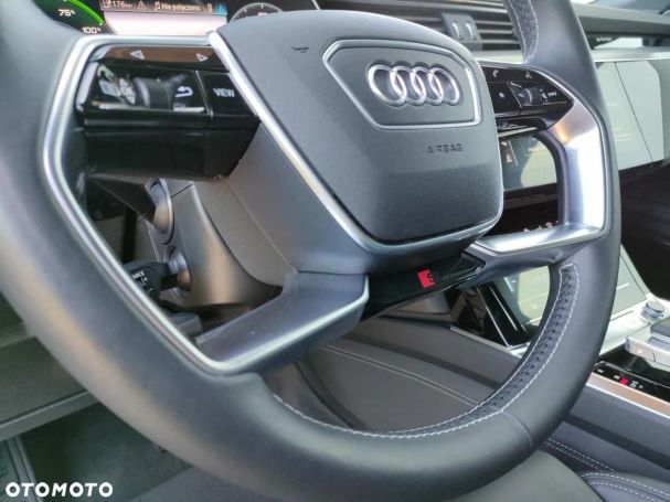 Audi e-tron 55 quattro S-line 300 kW image number 23