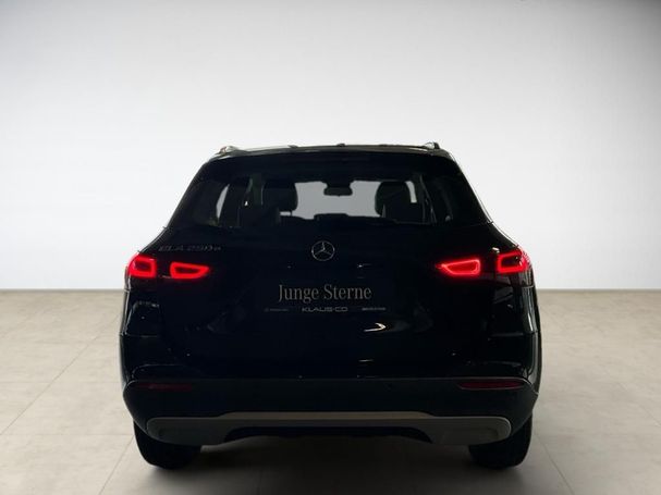 Mercedes-Benz GLA 250 e 160 kW image number 3