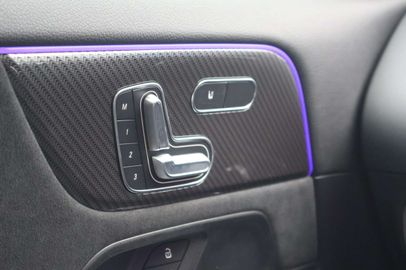 Car image 37