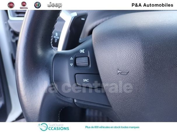 Peugeot 2008 BlueHDi 100 Allure 73 kW image number 19