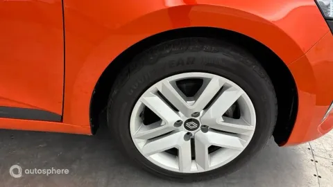Car image 20