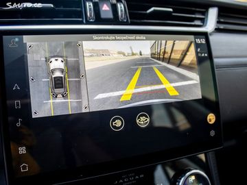 Car image 30