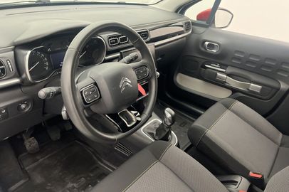 Car image 11