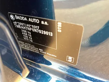 Car image 40