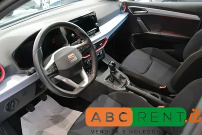Car image 19