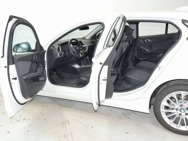 BMW 118i 100 kW image number 11