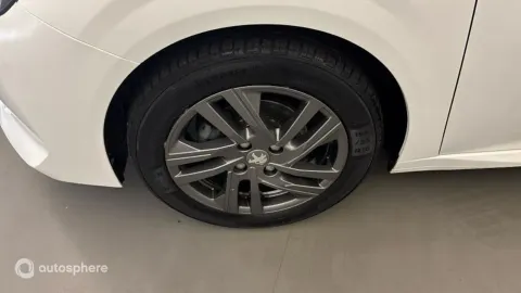 Car image 20