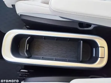 Car image 32