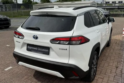 Car image 3