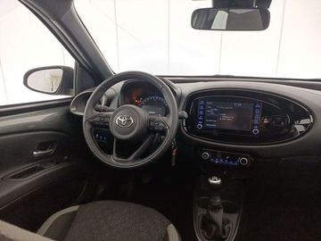 Car image 10