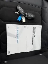 Car image 24