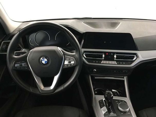 BMW 318d Touring 110 kW image number 12