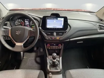 Car image 11