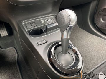 Car image 26