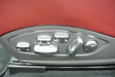 Car image 40