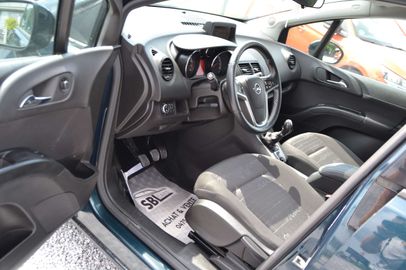 Car image 15