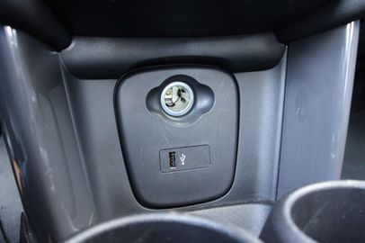 Car image 30