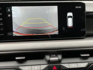 Car image 26