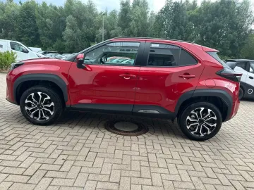 Car image 4