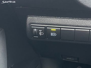 Car image 30