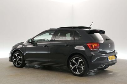 Car image 30