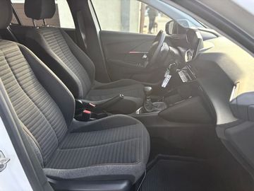 Car image 33