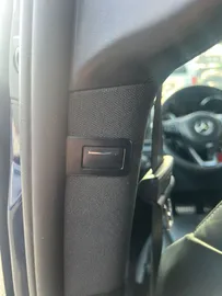 Car image 37